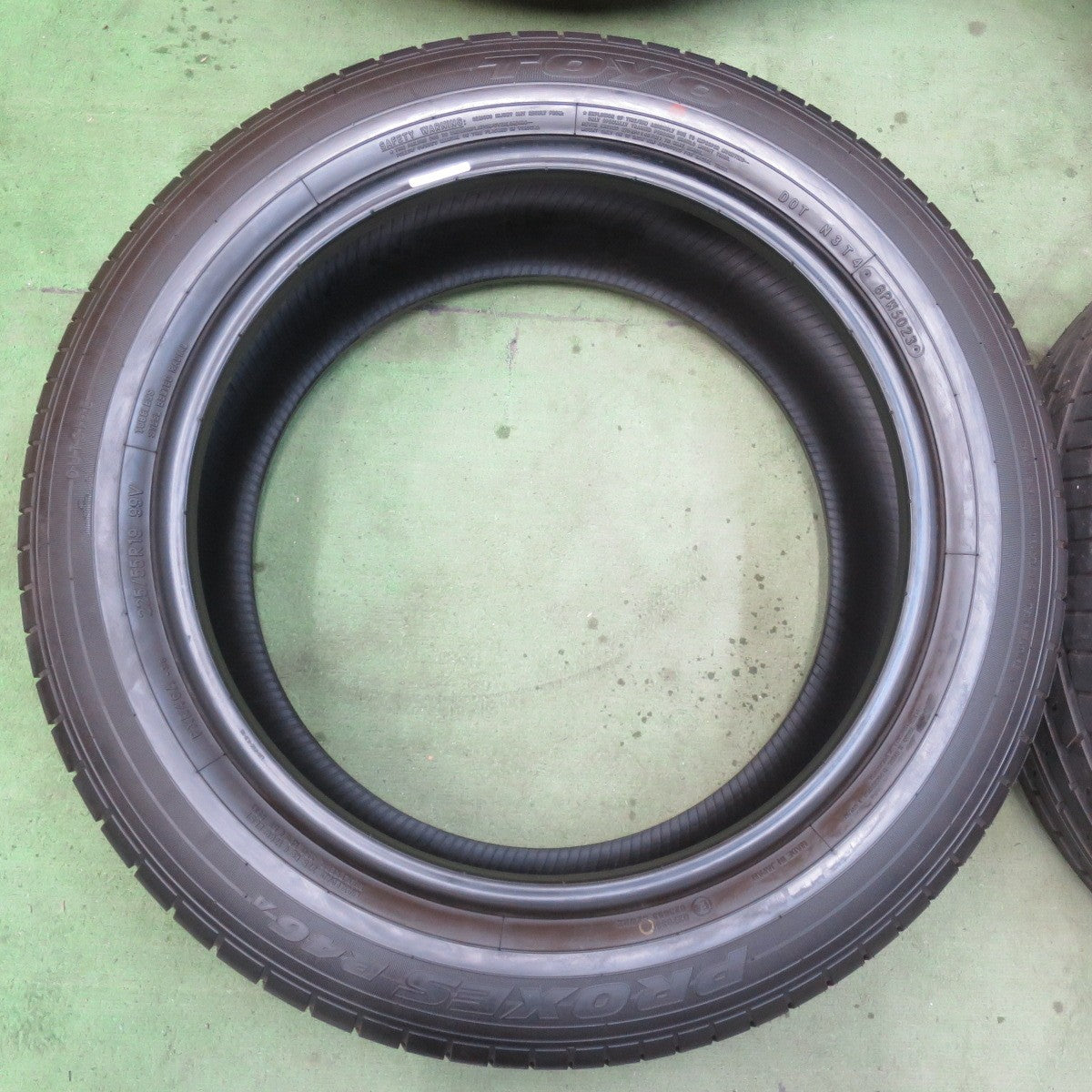 新車外し！23年★225/55R19 トーヨー プロクセス R46A タイヤ 19インチ ハリアー 40系 アルファード ヴェルファイア CX-5 CX-8 等★6011506イノタ
