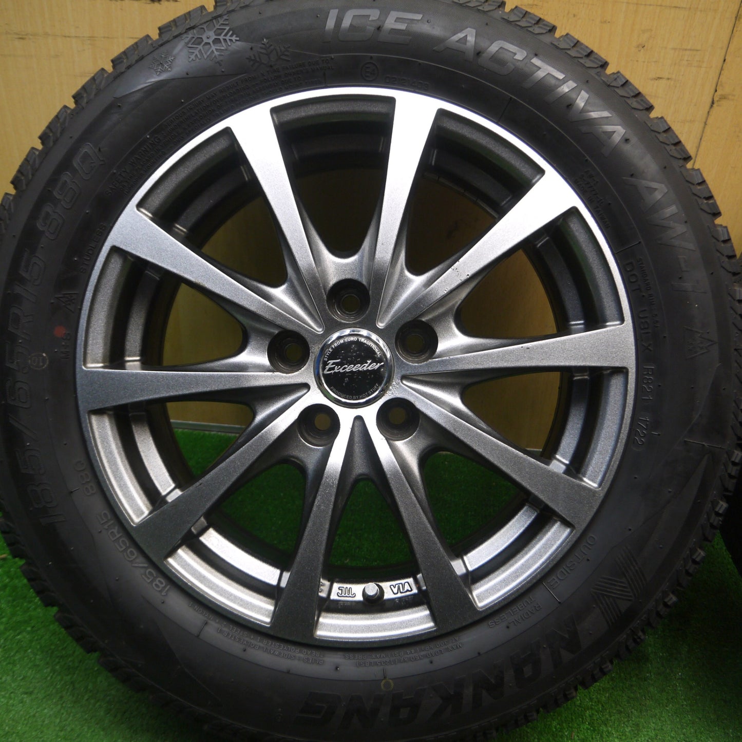 [送料無料] バリ溝！22年！キレイ！9.5分以上★シエンタ 等 185/65R15 スタッドレス ナンカン アイスアクティバ AW-1 Exceeder エクシーダー 15インチ PCD100/5H★5012704Hス