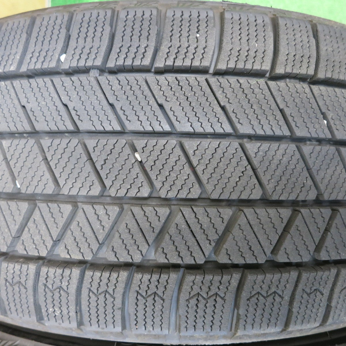 バリ溝！24年！キレイ！9.5分★スバル BRZ トヨタ 86 純正 215/40R18 スタッドレス ブリヂストン ブリザック VRX3 18インチ PCD100/5H★6011705HAス