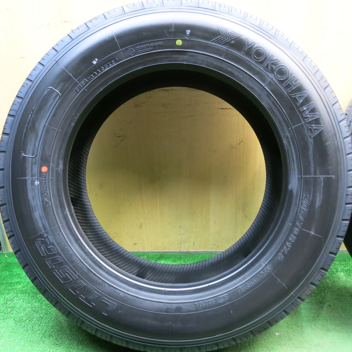 未使用！25年！6本★トラック タイヤ 205/70R17.5 115/113N ヨコハマ LT151R 17.5インチ★5100408HAノタ
