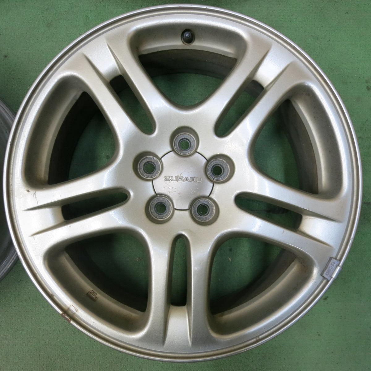 4本価格★スバル レガシィ 純正 ホイール 17インチ 17×7JJ レガシー レガシイ PCD100/5H★5071807SYホ