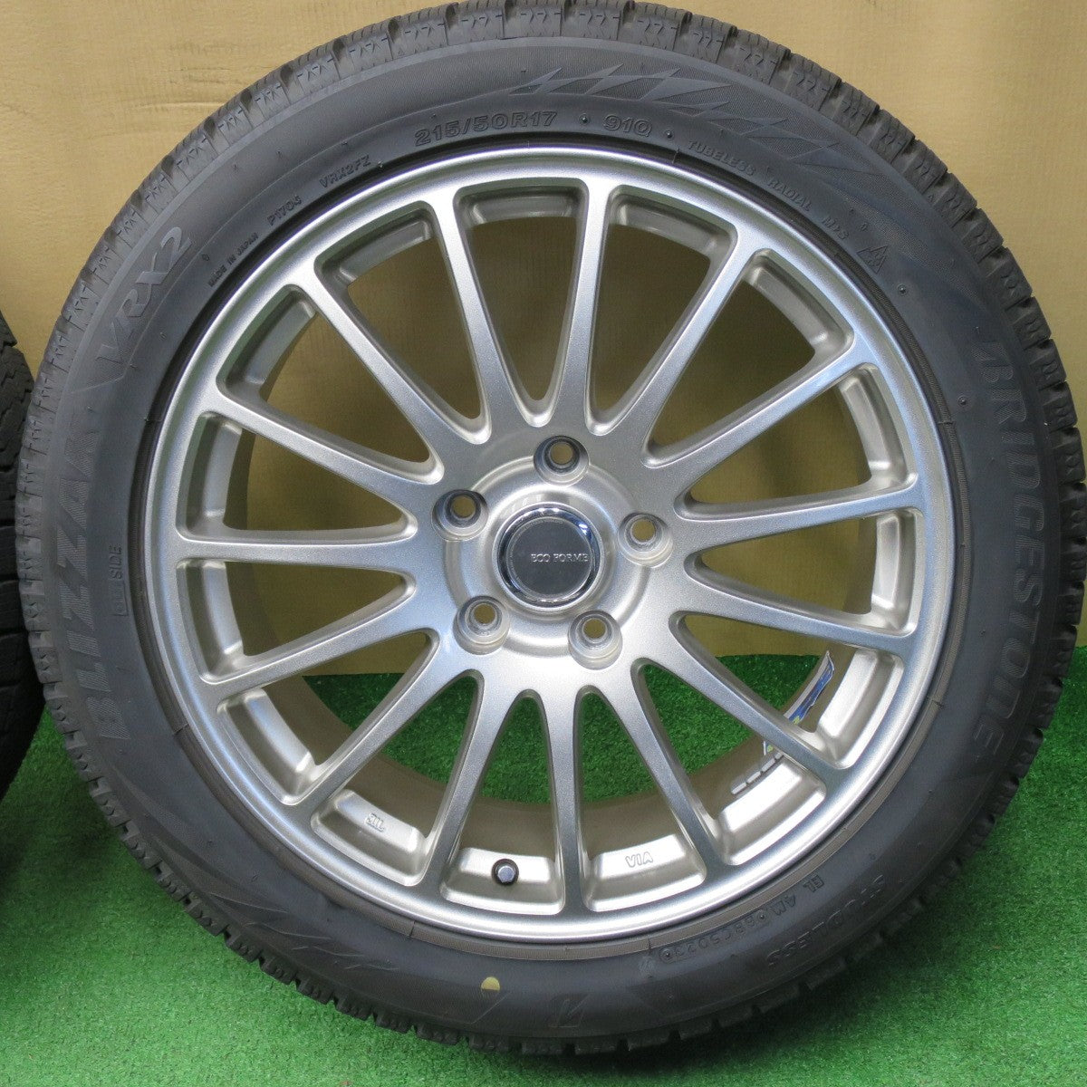 バリ溝！23年！キレイ！9.5分★スタッドレス 215/50R17 ブリヂストン ブリザック VRX2 ECO FORME エコフォルム 17インチ PCD114.3/5H★6040304NKス