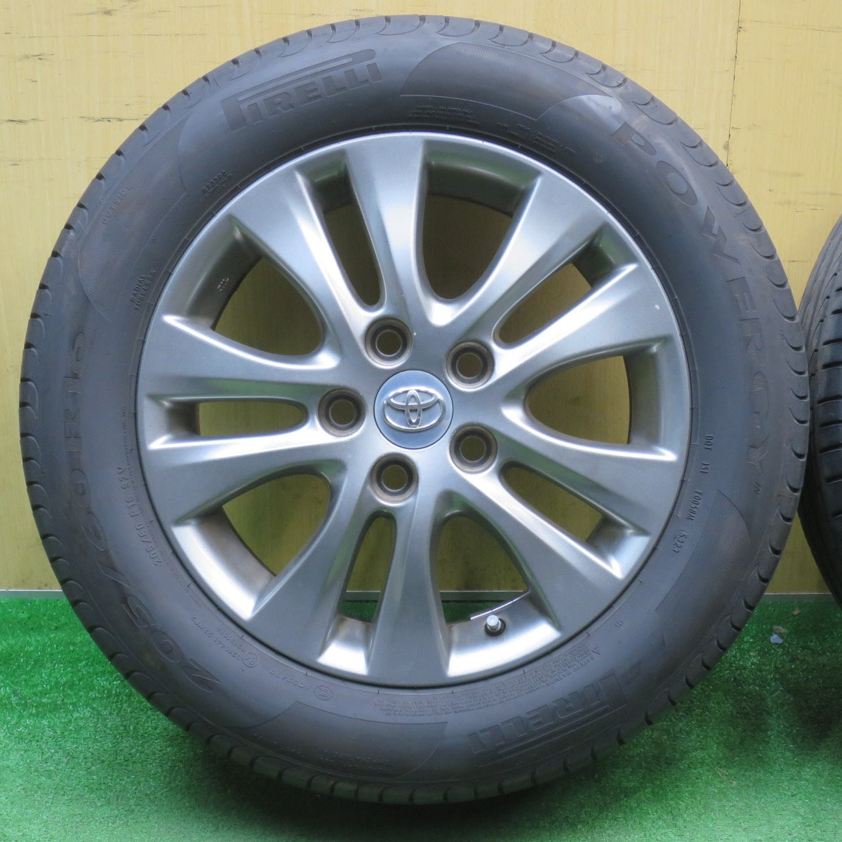 バリ溝！23年！8.5分★トヨタ 70系 後期 ヴォクシー ノア 純正 205/60R16 ピレリ パワジー POWERGY 16インチ PCD114.3/5H★6021105NJノ