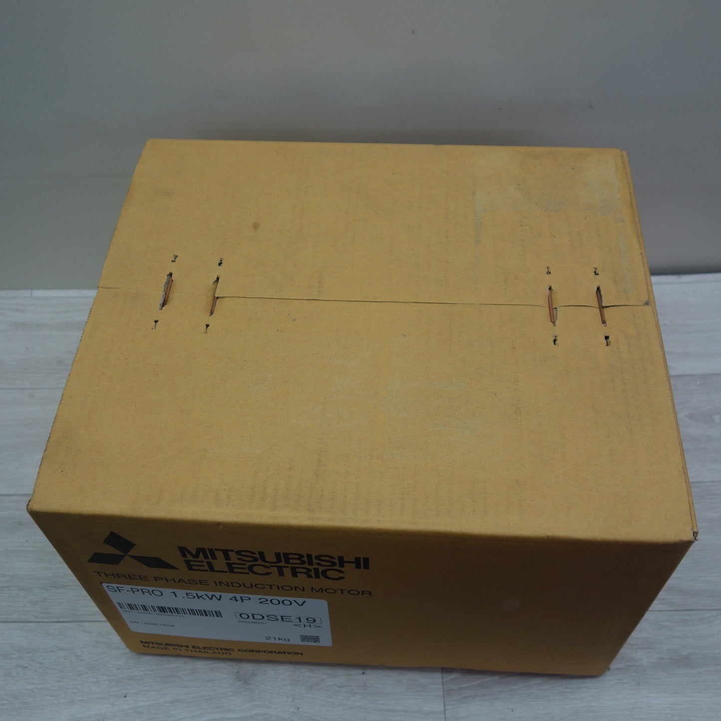[送料無料] 未使用☆三菱 三相 モーター SF-PRO 屋外形 トップランナー モーター 1.5kW 4P 200V 0DSE19☆