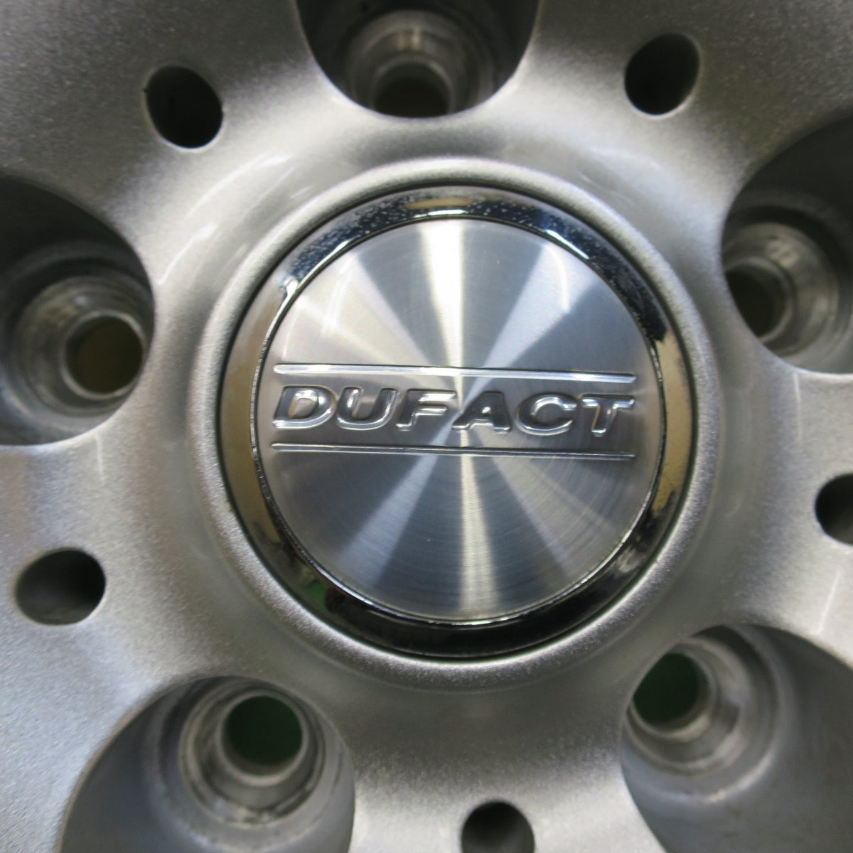 バリ溝！キレイ！9.5分以上★スタッドレス 215/60R16 ヨコハマ アイスガード iG50 プラス DUFACT デュファクト 16インチ PCD114.3/5H★5100708イス