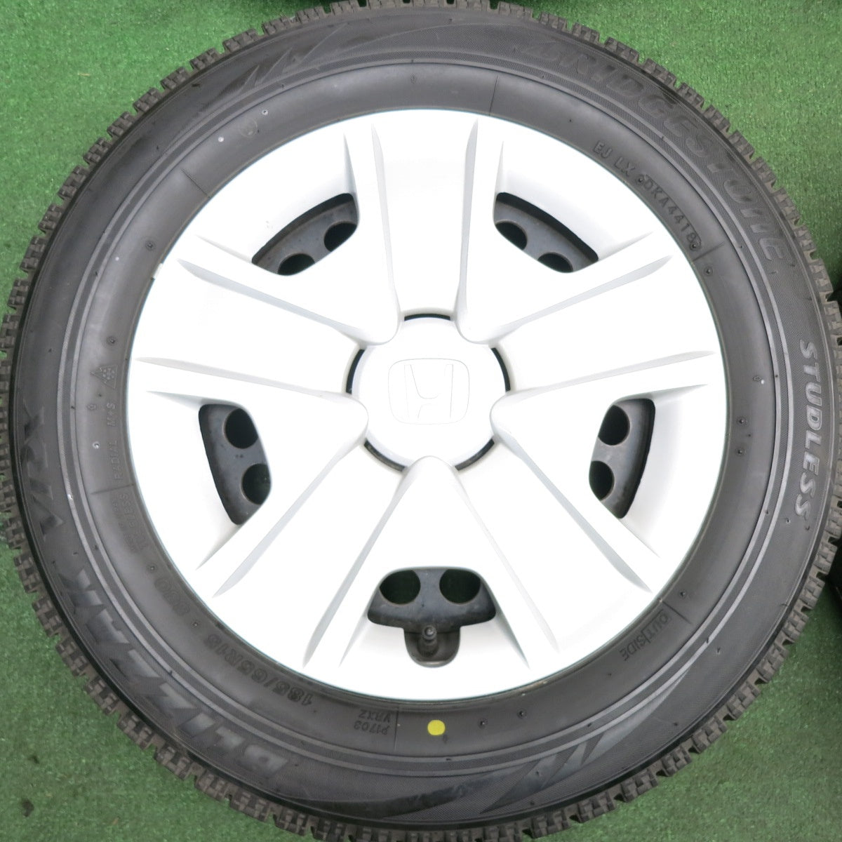 *送料無料* バリ溝！9.5分★ホンダ フィット 純正 スチール 185/65R15 スタッドレス ブリヂストン ブリザック VRX 15インチ PCD100/4H★4051709HAス