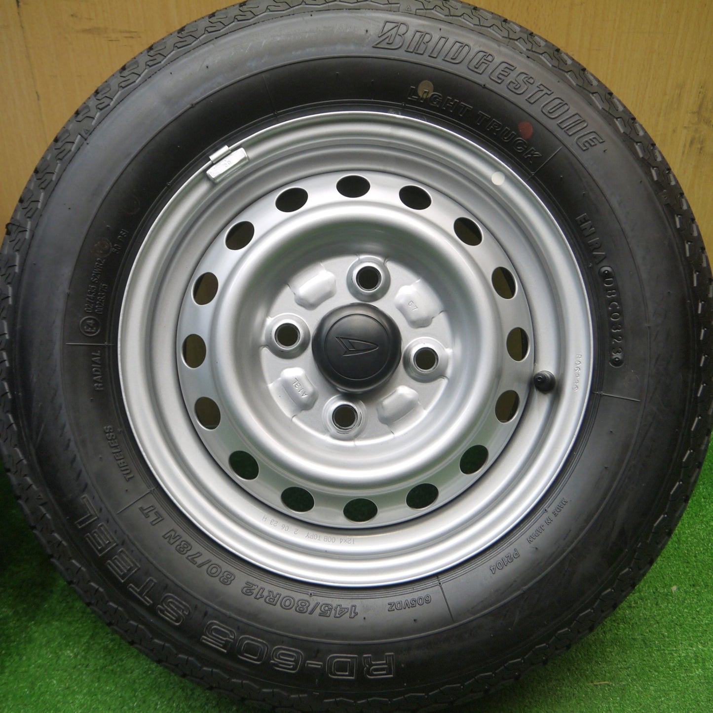 [送料無料] 新車外し! 23年★ダイハツ ハイゼット 純正 スチール 145/80R12 ブリヂストン RD-605 STEEL 12インチ PCD100/4H★4100201Hノ
