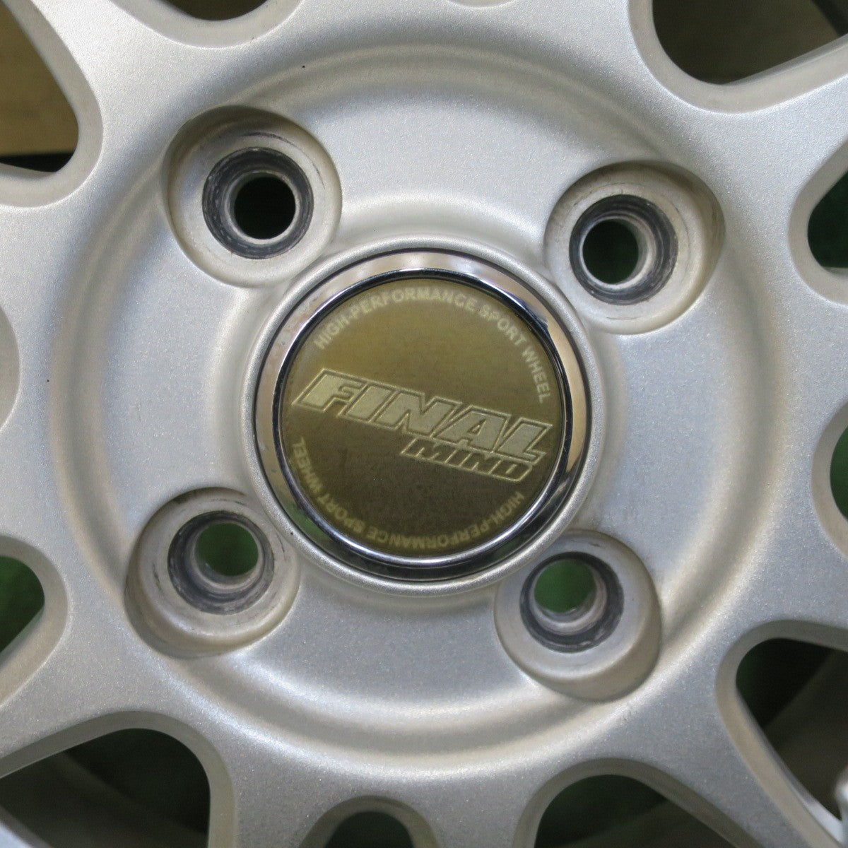 バリ溝！22年！キレイ！8.5分★スタッドレス 145/80R13 ブリヂストン ブリザック VRX2 FINAL MIND ファイナルマインド 13インチ PCD100/4H★5112804TTス