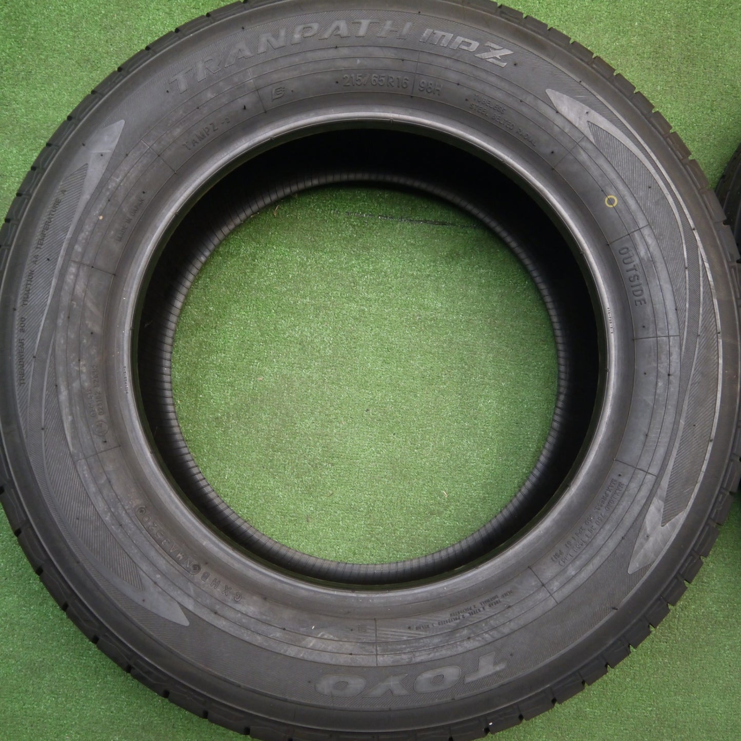 新車外し★215/65R16 トーヨー トランパス MPZ タイヤ 16インチ アルファード ヴェルファイア 等★5121507Hノタ