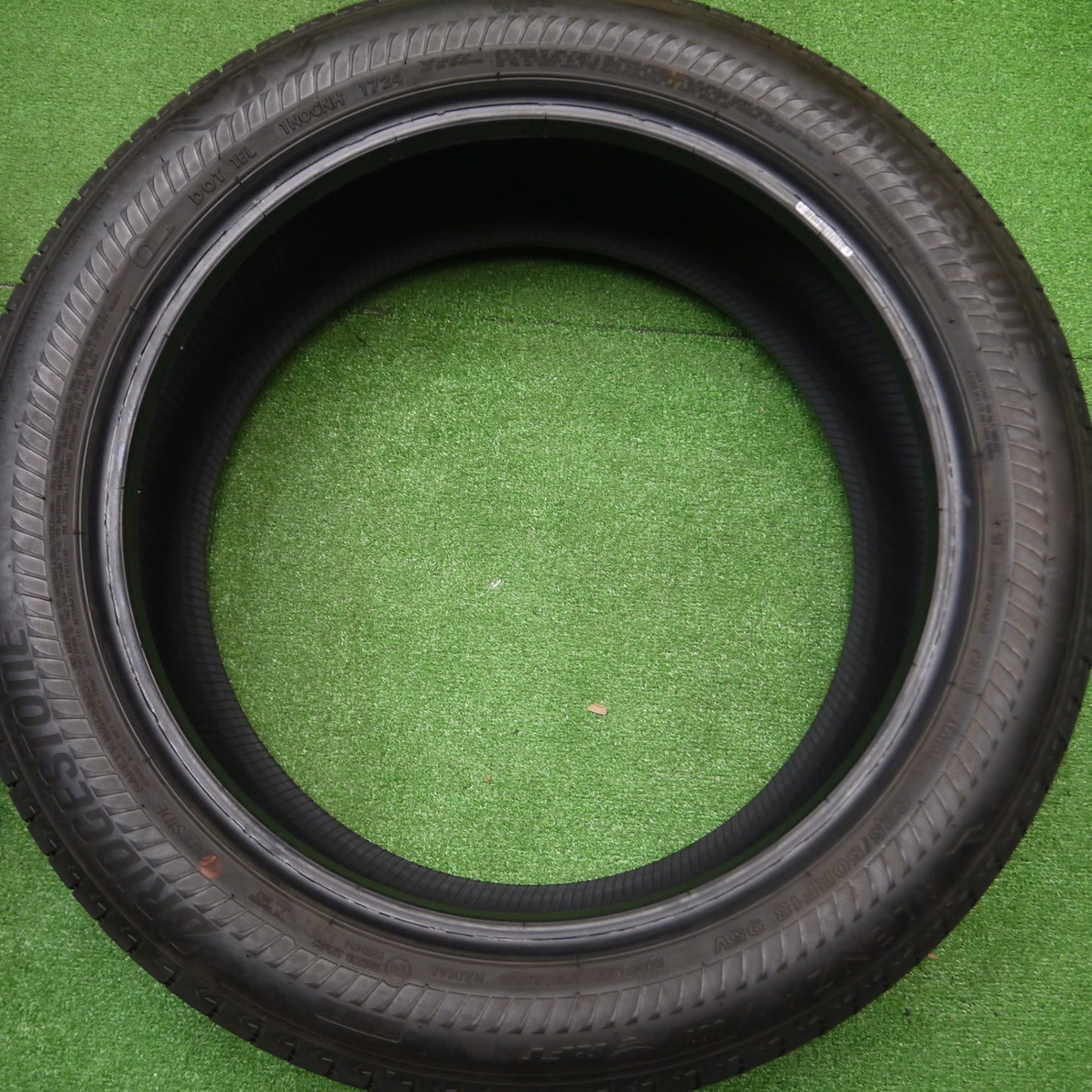 [送料無料] 新車外し！24年★225/50R18 ブリヂストン アレンザ 001 RFT タイヤ 18インチ レクサス UX C-HR オデッセイ ヴェゼル 等★4100406Hノタ