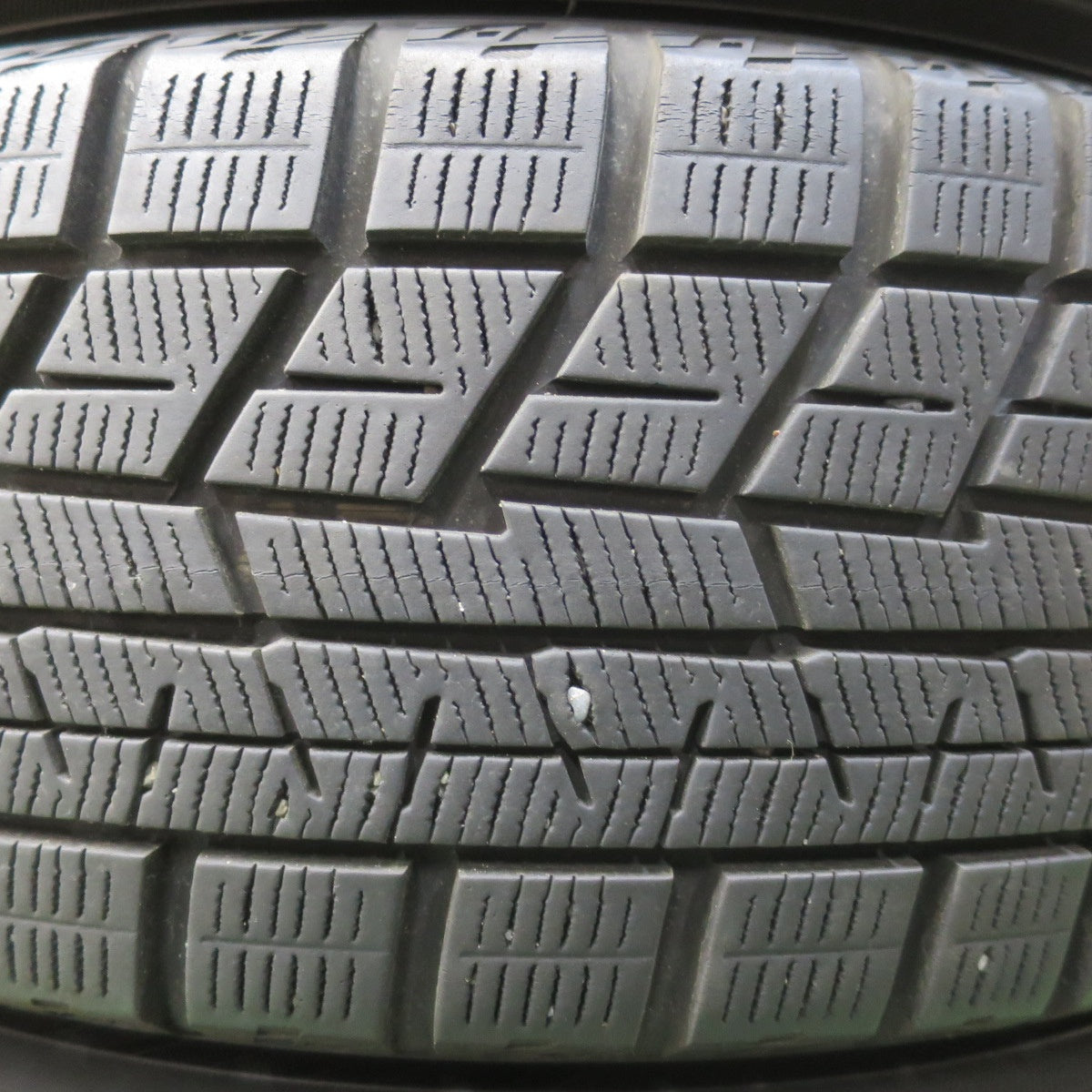 バリ溝！キレイ！9.5分★スタッドレス 195/60R17 ヨコハマ アイスガード iG60 JOKER ジョーカー 17インチ PCD100/4H★6013110イス