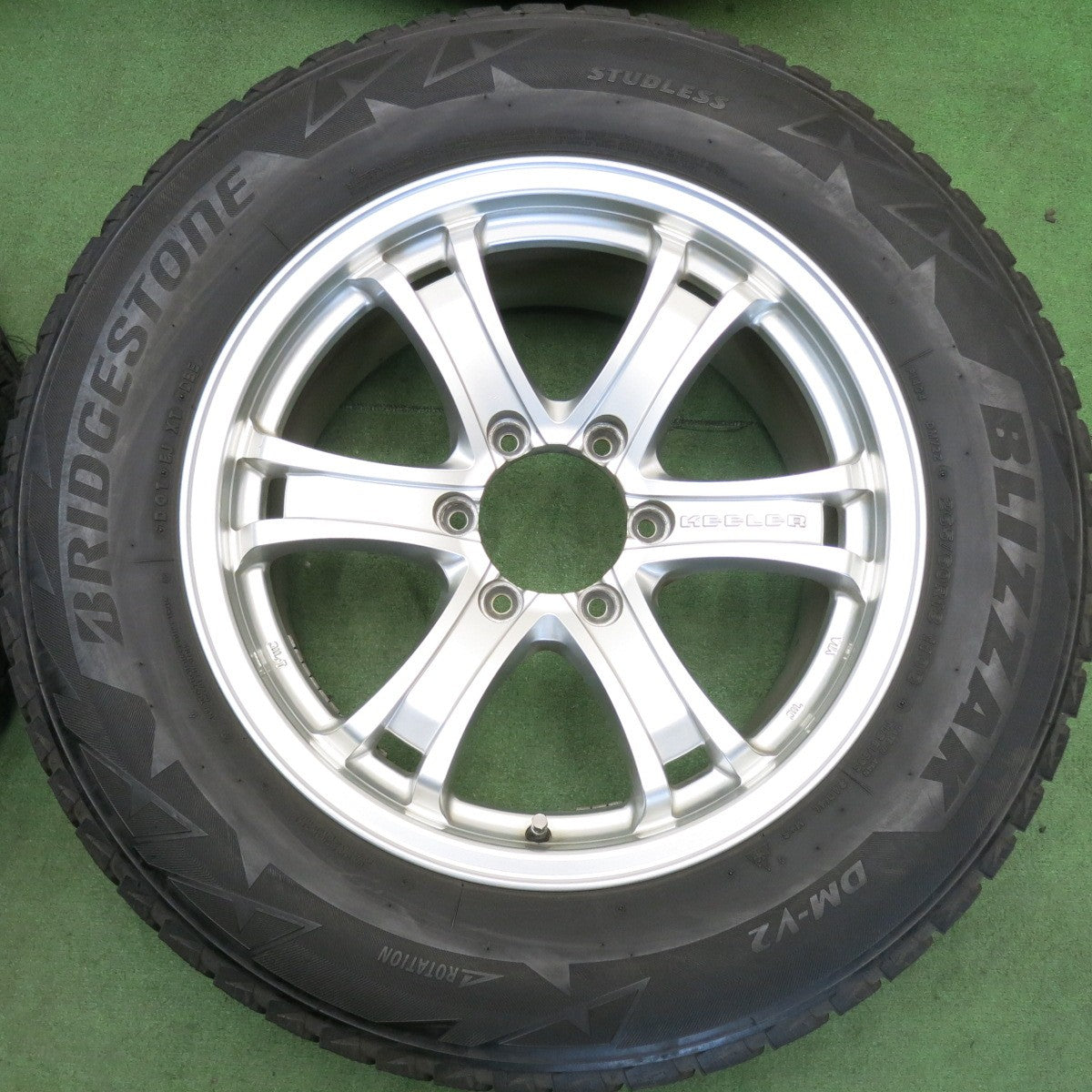 キレイ★KEELER FORCE 265/60R18 スタッドレス ブリヂストン ブリザック DM-V2 キーラーフォース 18インチ PCD139.7/6H★6052801HAス
