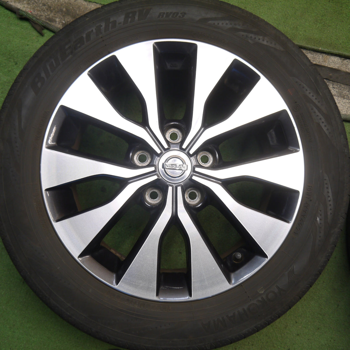 4本価格！22年◎日産 C27 セレナ 純正 195/60R16 ヨコハマ BluEarth-RV RV03 トーヨー トランパス MP7 16インチ PCD114.3/5H◎6090407Hノ