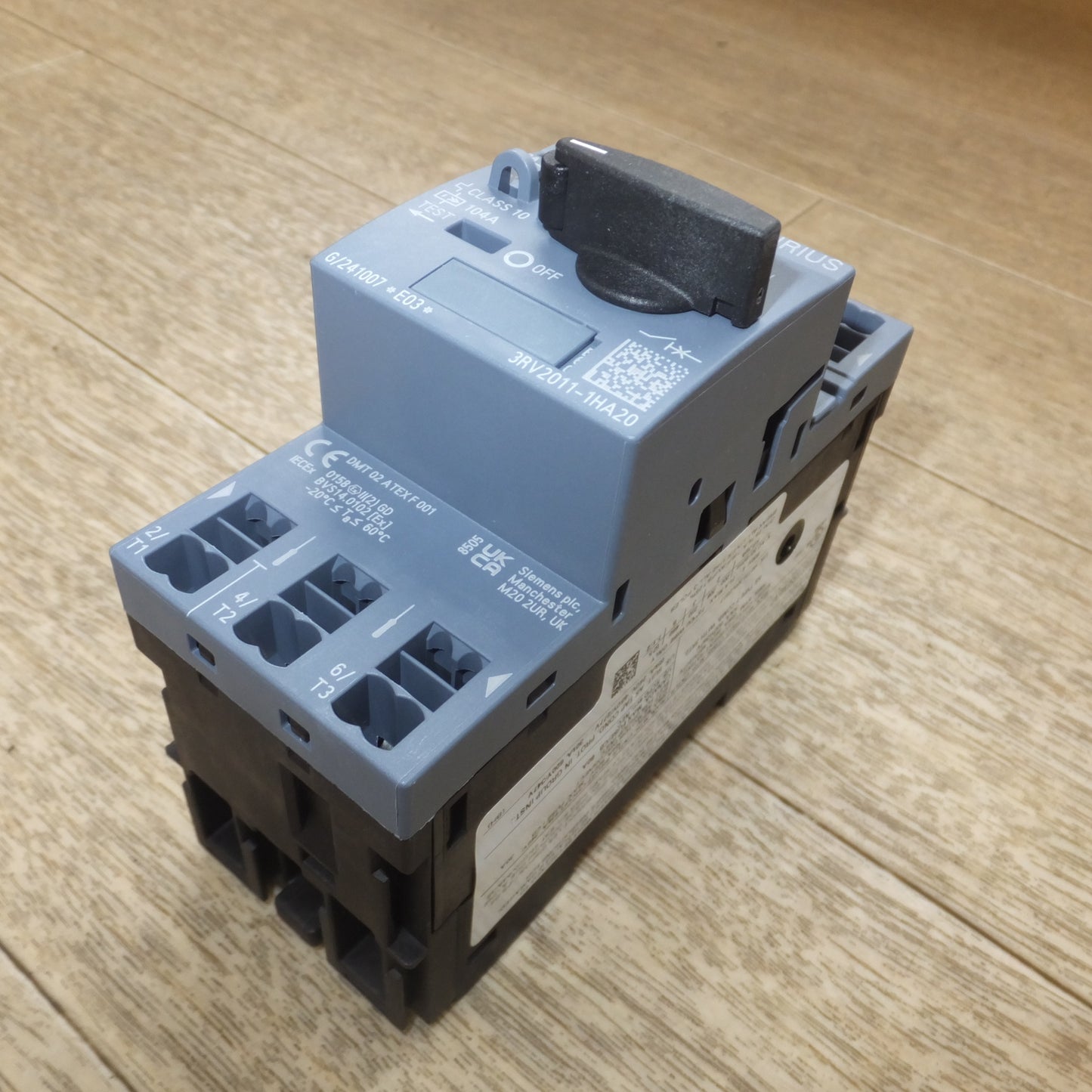 [送料無料] 未使用★シーメンス SIEMENS モータ保護回路ブレーカ 3RV2011-1HA20 塑料外売式断路器★