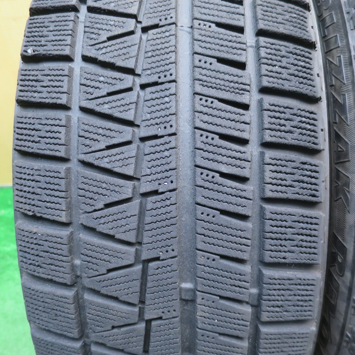 バリ溝！キレイ！8.5分★スバル VM レヴォーグ 純正 225/45R18 スタッドレス ブリヂストン ブリザック REVO GZ 18インチ PCD114.3/5H★5121815NJス