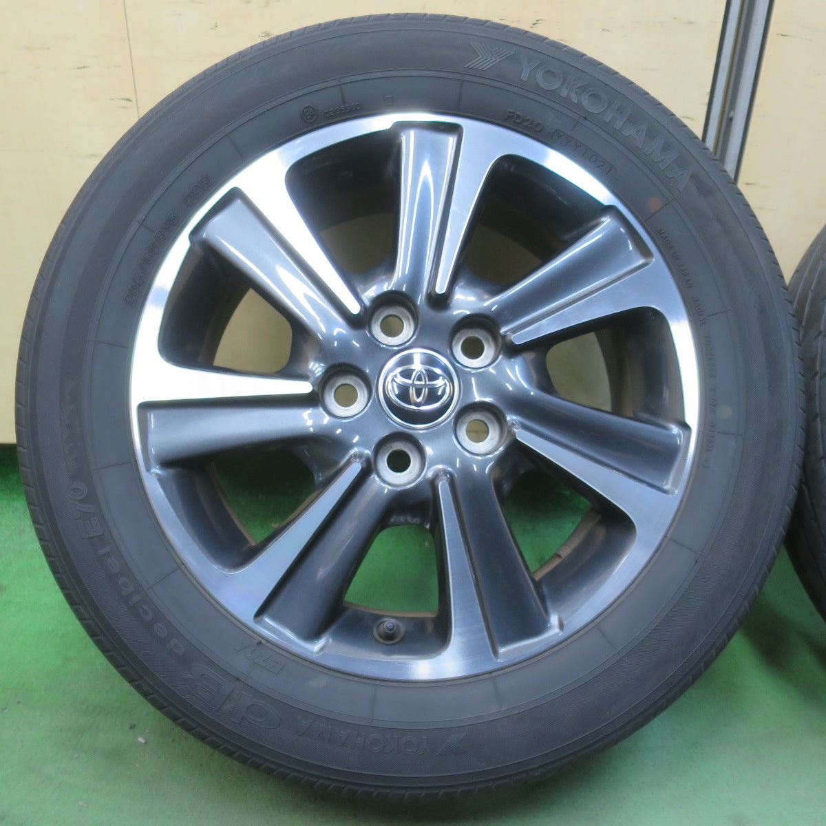 キレイ★トヨタ 80系 ノア ヴォクシー 純正 205/60R16 ヨコハマ dB デシベル E70 E70A 16インチ PCD114.3/5H★6031409イノ