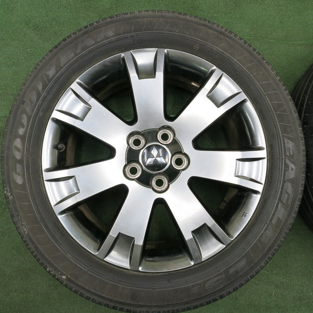 *送料無料* キレイ★三菱 デリカ D:5 純正 225/55R18 グッドイヤー イーグル LS2 18インチ D5 PCD114.3/5H★4052401NJノ