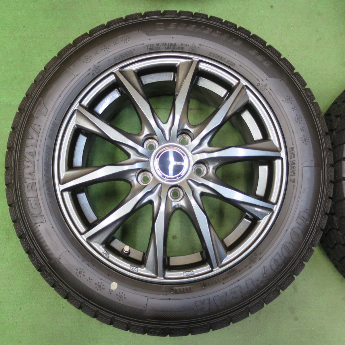 バリ溝！24年！キレイ！ほぼ10分★スタッドレス 205/60R16 グッドイヤー アイスナビ7 D.O.S. DOS 16インチ PCD114.3/5H★5070606イス