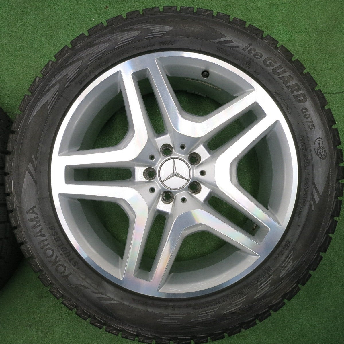 [送料無料] バリ溝！キレイ！9.5分★ベンツ GLE GLS 275/50R20 スタッドレス ヨコハマ アイスガード G075 社外 アルミ 20インチ PCD112/5H★5011801NJス