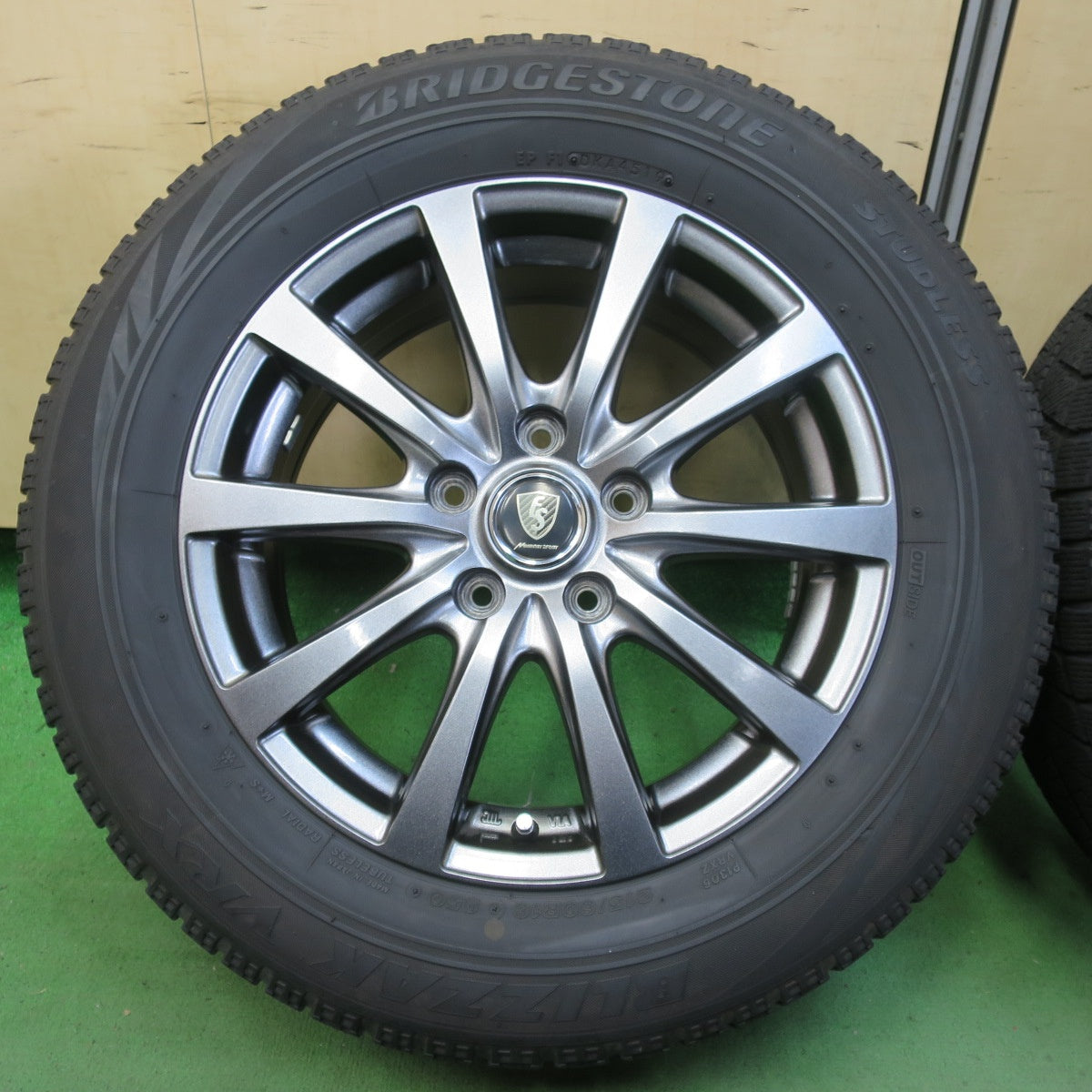 キレイ★スタッドレス 215/60R16 ブリヂストン ブリザック VRX MANARAY SPORT マナレイ スポーツ 16インチ PCD114.3/5H★5052706イス