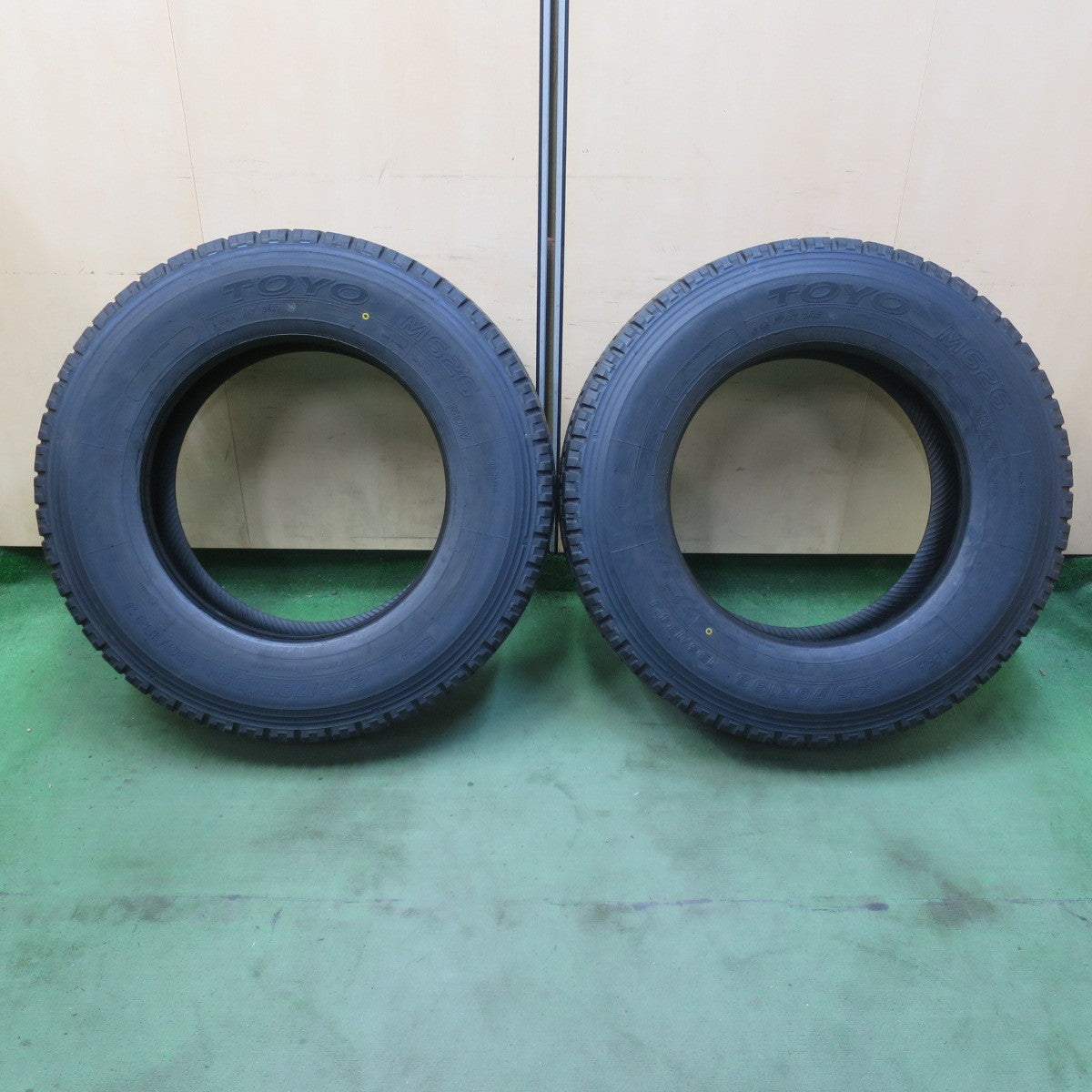 未使用！25年！2本★トラック タイヤ 245/70R19.5 136/134J トーヨー M626 ミックス オールシーズン 19.5インチ★6042501イスタ