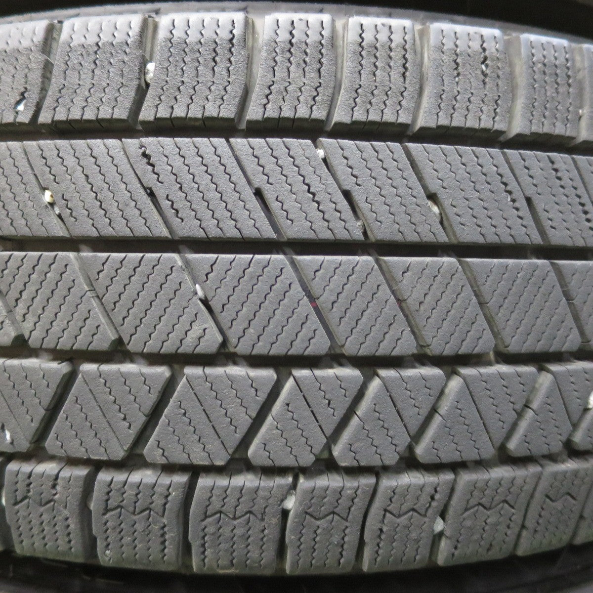 バリ溝！24年！9.5分★スタッドレス 195/65R15 ブリヂストン ブリザック VRX3 ZEPHYR ゼファー 15インチ PCD114.3/5H★5110407イス