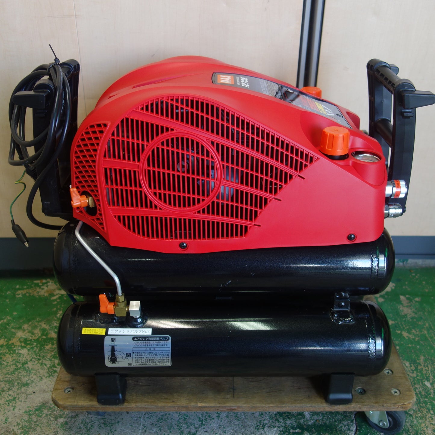 [送料無料] 美品☆マックス 高圧 エアー コンプレッサー 100V 50 / 60 Hz 15A AK-HH1270E レッド MAX 電動 工具☆