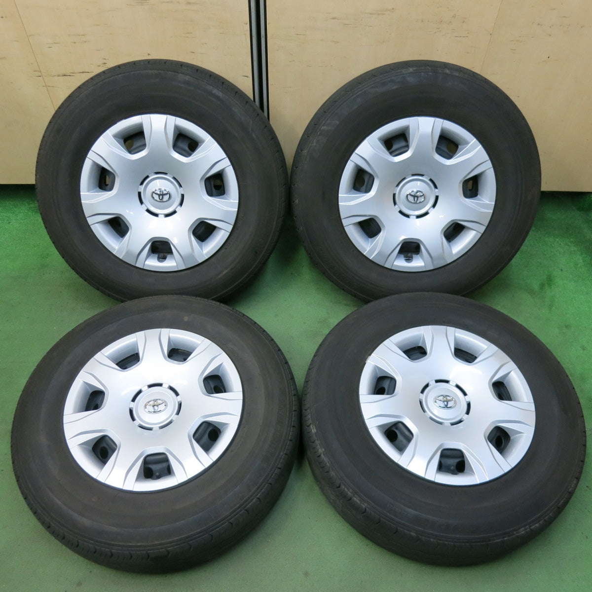 キレイ！22年★トヨタ 200系 ハイエース 純正 スチール 195/80R15 107/105N ブリヂストン エコピア RD613 15インチ PCD139.7/6H★5071112SYノ