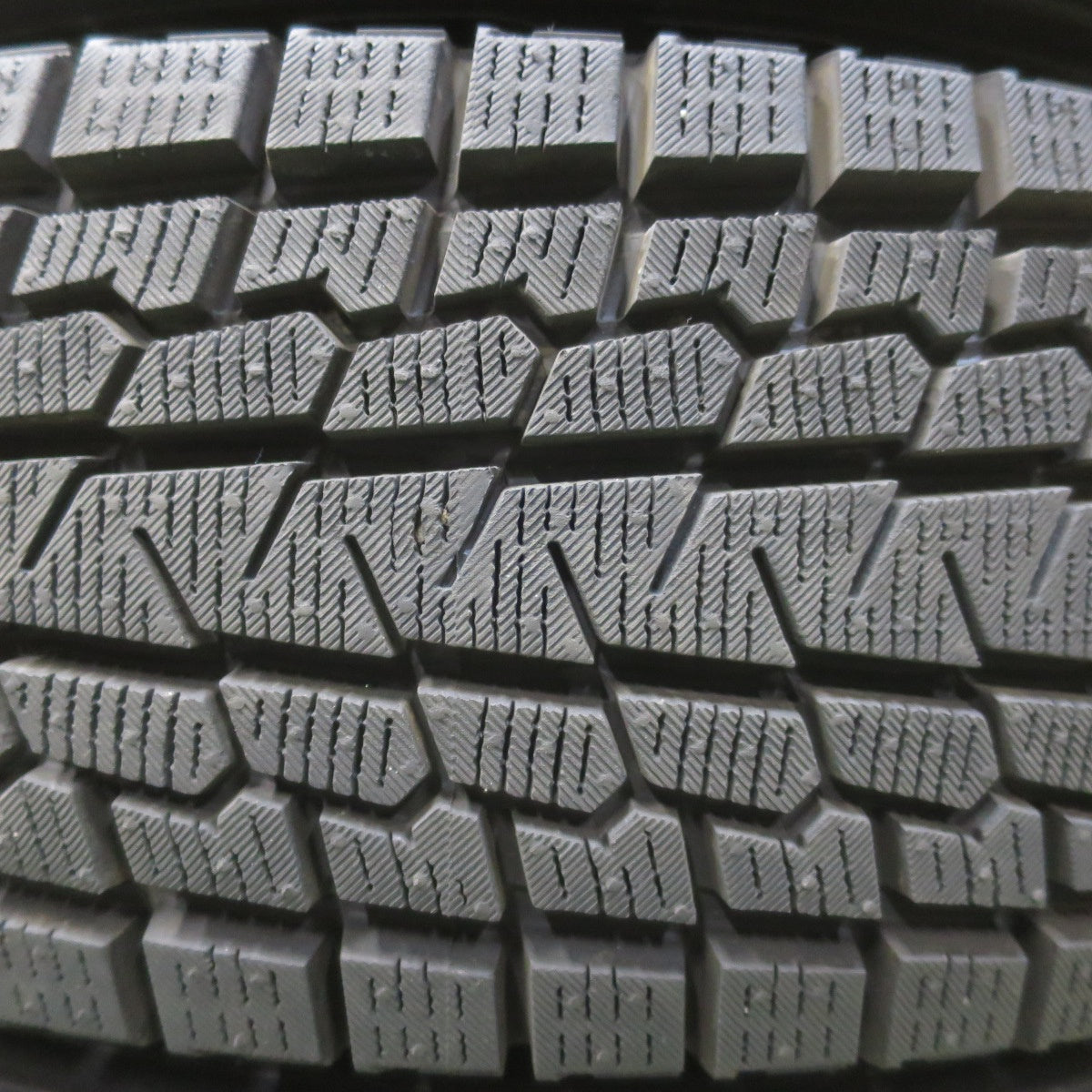 バリ溝！24年！キレイ！ほぼ10分★スタッドレス 195/80R15 ヨコハマ アイスガード G075 社外 アルミ 15インチ PCD139.7/5H★6051801イス