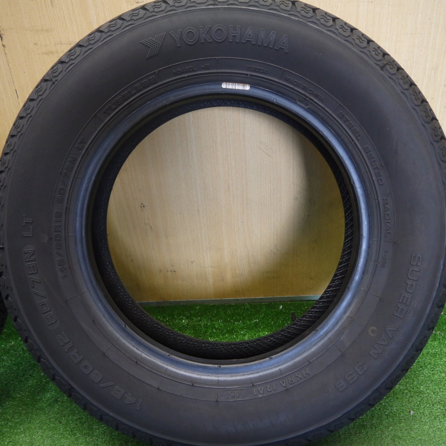 新車外し！24年★145/80R12 80/78N ヨコハマ SUPER VAN 356 タイヤ 12インチ 軽 トラック 軽 バン 等★6052605Hノタ