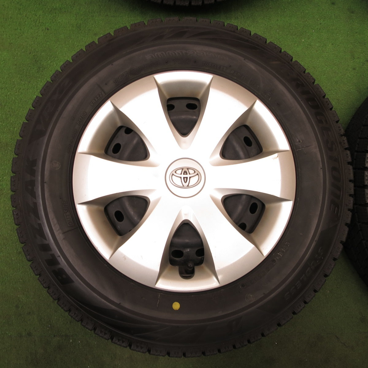 バリ溝！23年！9分★トヨタ パッソ ヴィッツ 等 純正 スチール 155/80R13 スタッドレス ブリヂストン ブリザック VRX2 13インチ PCD100/4H★6030201ナス