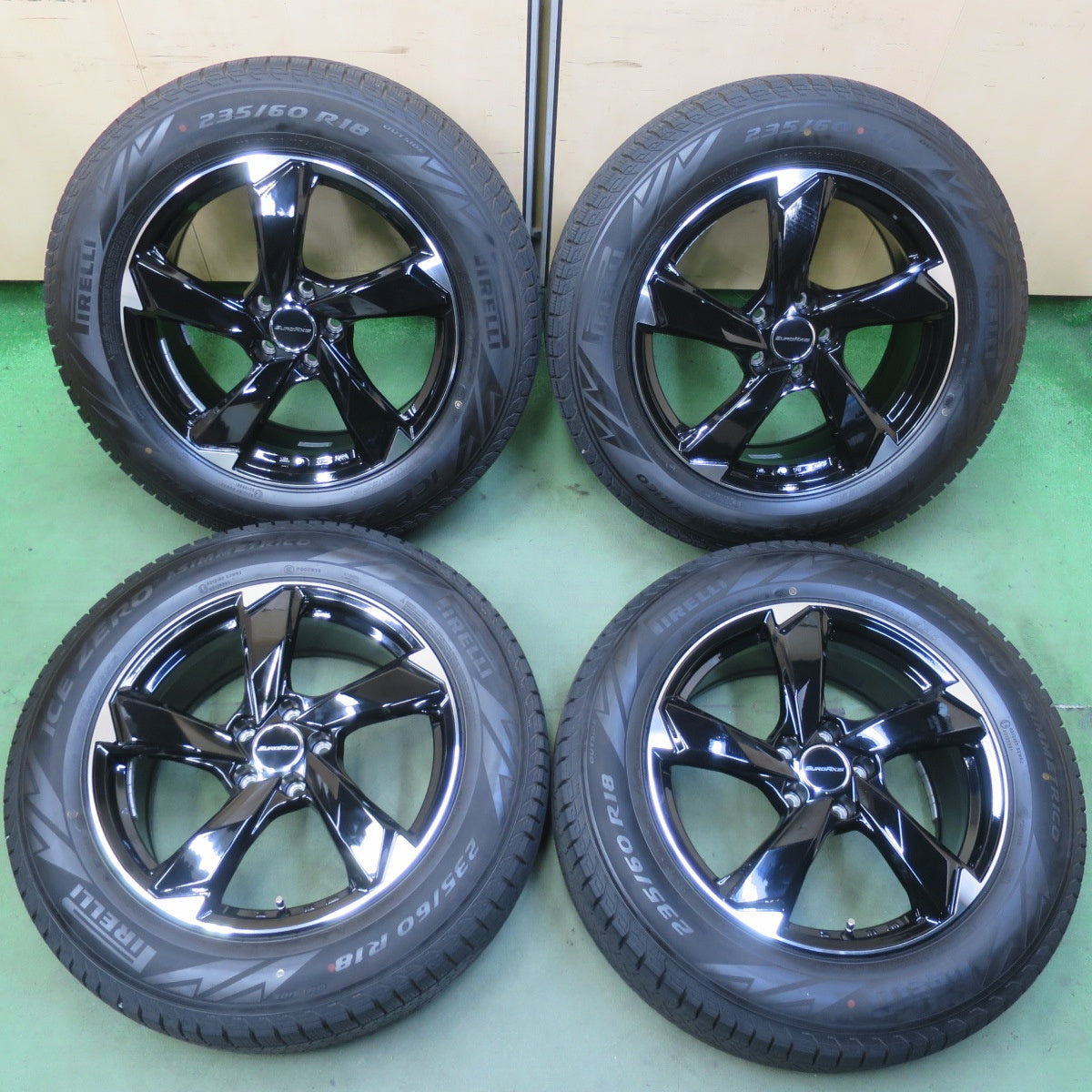 バリ溝！24年！キレイ！9.5分以上◎ワーゲン 等 EUROAXIS CROSS EDGE 235/60R18 スタッドレス ピレリ アイスゼロ アシンメトリコ 18インチ PCD112/5H◎6080603イス