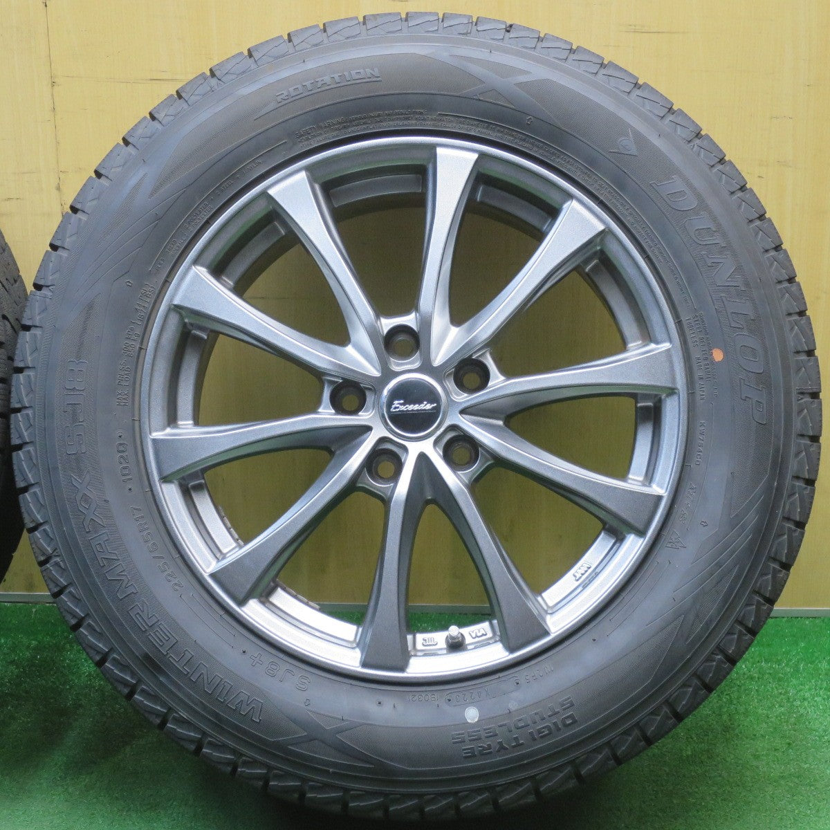 ほぼ未使用！23年！キレイ★スタッドレス 225/65R17 ダンロップ ウインターマックス  SJ8 Exceeder エクシーダー 17インチ PCD114.3/5H★6022504NJス