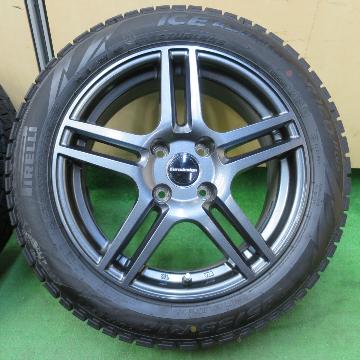 [送料無料] バリ溝！22年！キレイ！9分★プジョー 等 Eurodesign 195/55R16 スタッドレス ピレリ アイスアシンメトリコ プラス ユーロデザイン PCD108/4H★4110809イス