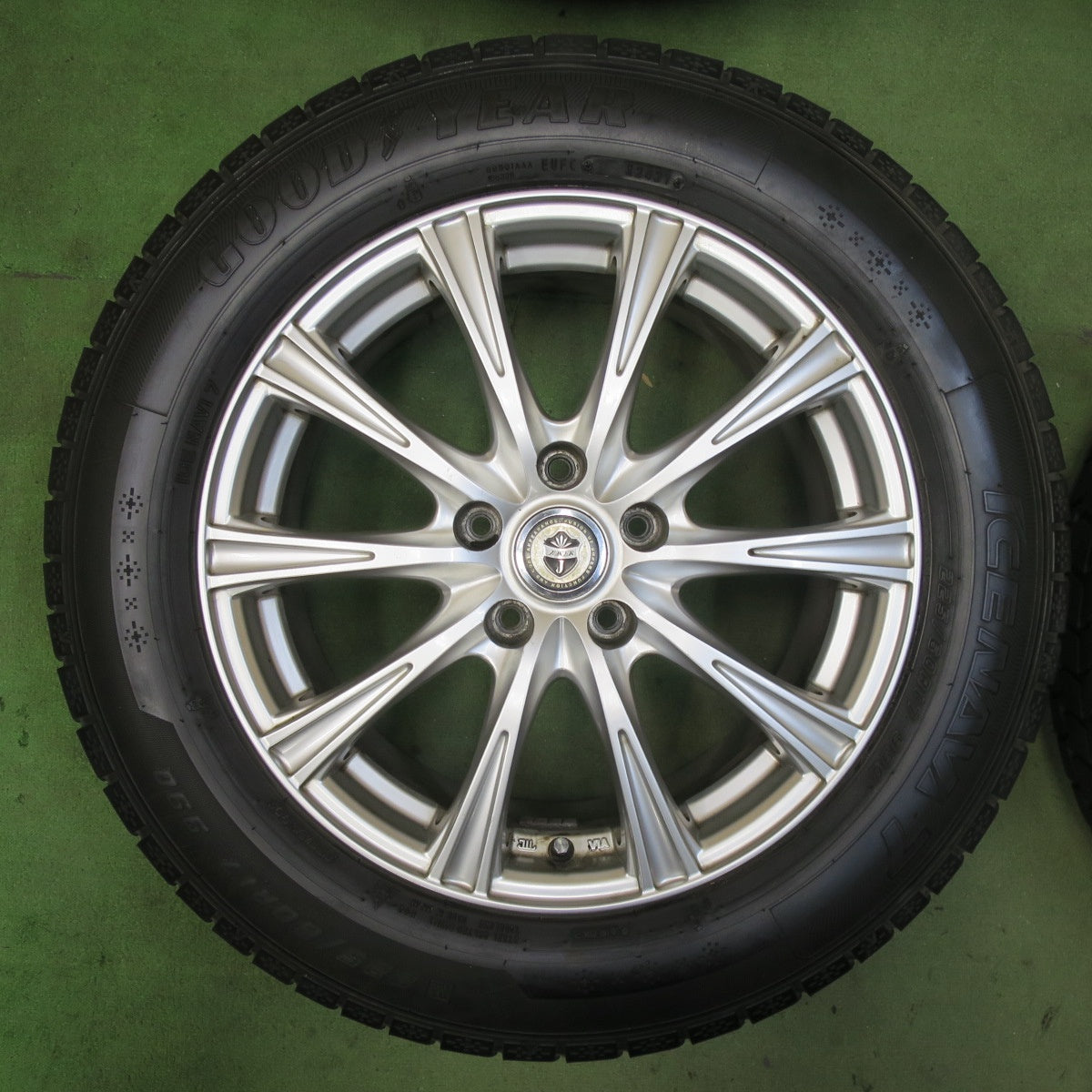 バリ溝！21年！キレイ！8.5分★スタッドレス 225/60R17 グッドイヤー アイスナビ7 JOKER ジョーカー 17インチ PCD114.3/5H★5111908TTス