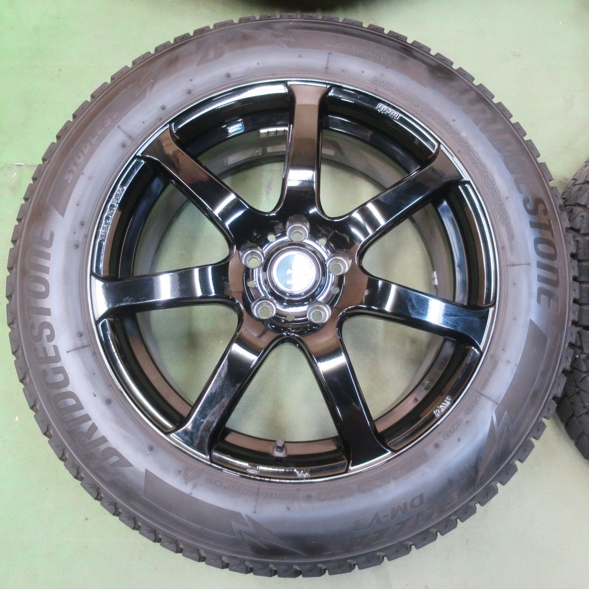 バリ溝！22年！キレイ！9分◎LEONIS NAVIA 07 AMF 225/60R18 スタッドレス ブリヂストン ブリザック DM-V3 レオニス ナヴィア 07 18インチ PCD114.3/5H◎6081703イス