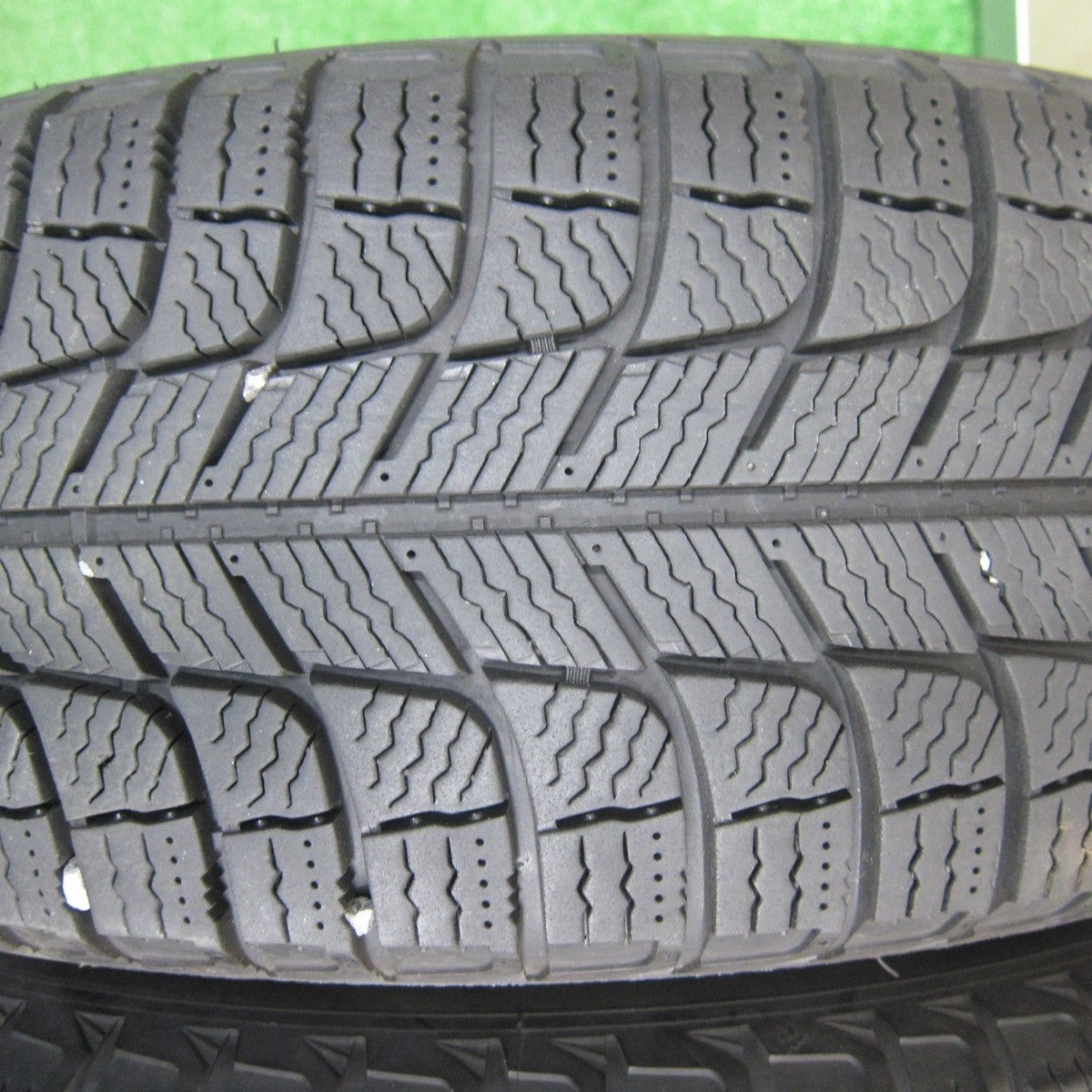 バリ溝！9.5分★スタッドレス 185/65R15 ミシュラン X-ICE3+ Exceeder エクシーダー 15インチ PCD100/4H★4121403TNス