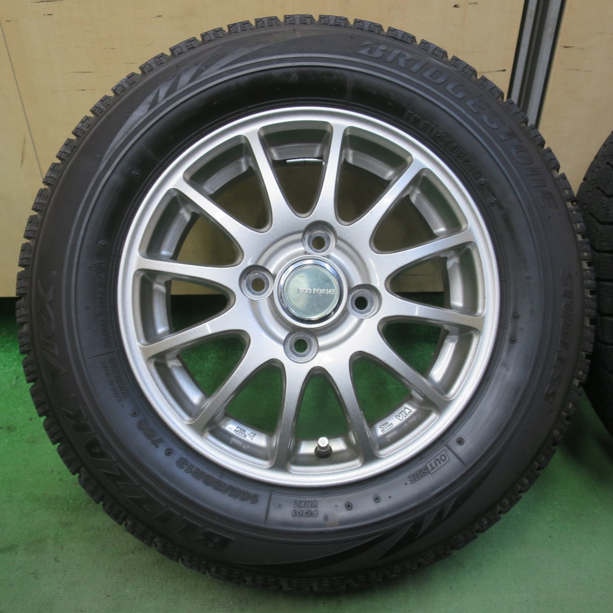 キレイ★スタッドレス 145/80R13 ブリヂストン ブリザック VRX ECO FORME エコフォルム 13インチ PCD100/4H★6043001イス