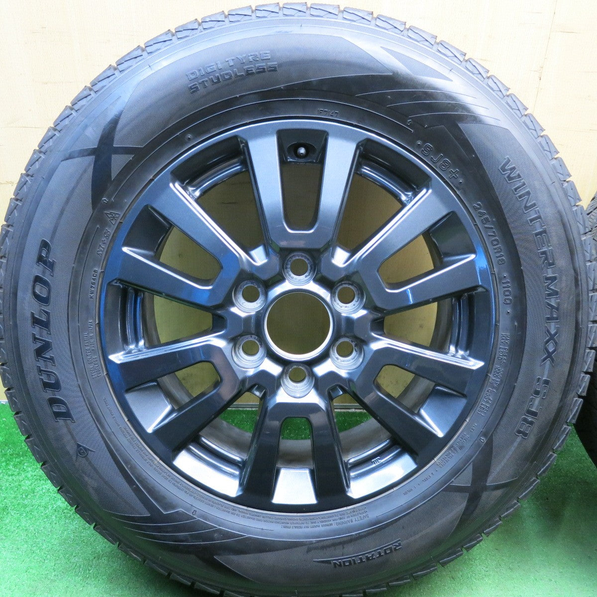 バリ溝！23年！キレイ！9.5分◎トヨタ ランクル 250 GX グレード 純正 245/70R18 スタッドレス ダンロップ ウインターマックス SJ8 SJ8+ 18インチ PCD139.7/6H◎6100407HAス