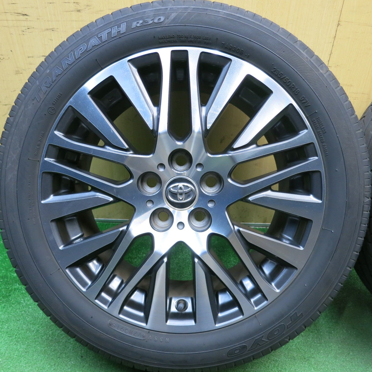 キレイ★トヨタ 30系 アルファード ヴェルファイア 純正 235/50R18 トーヨー トランパス R30 18インチ PCD114.3/5H★6012902HAノ
