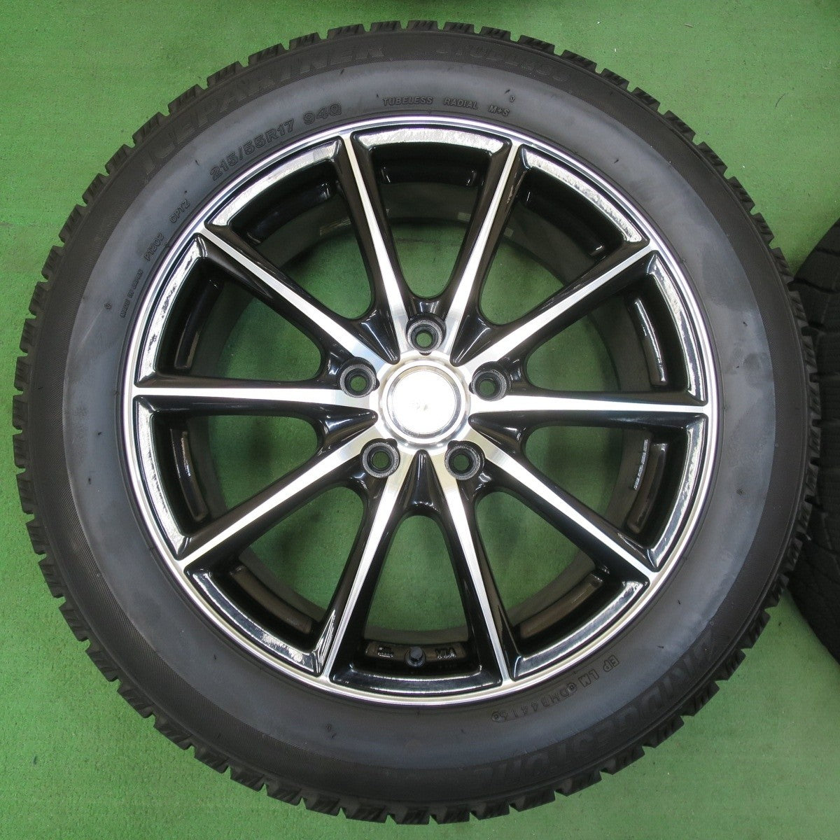 バリ溝！キレイ！9.5分★スタッドレス 215/55R17 ブリヂストン アイスパートナー ECO FORME エコフォルム 17インチ PCD114.3/5H★5021711イス