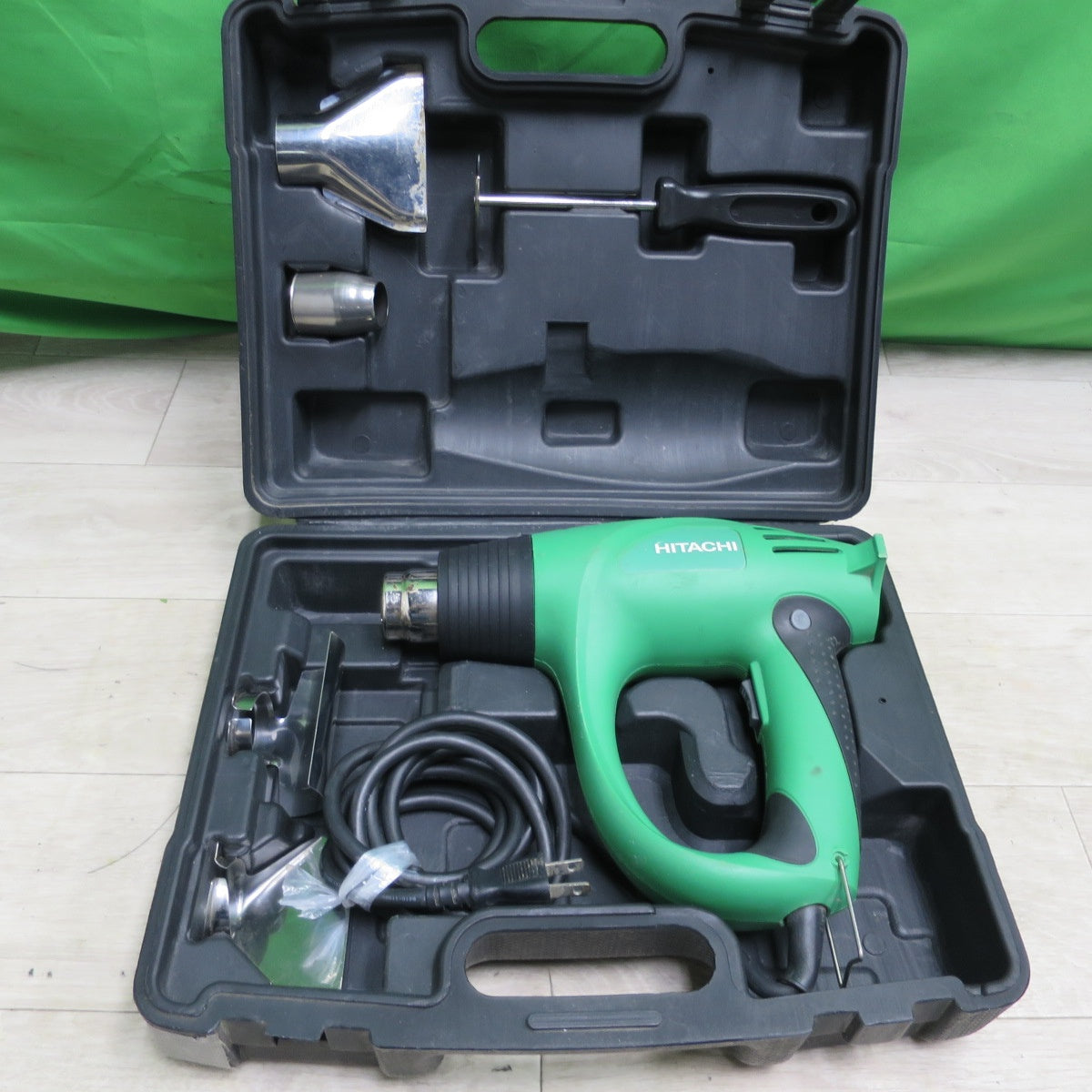 [送料無料] ☆日立工機 ヒートガン 100V 温度・風量 2段階 切替 RH600T ケース付き 電動 工具☆