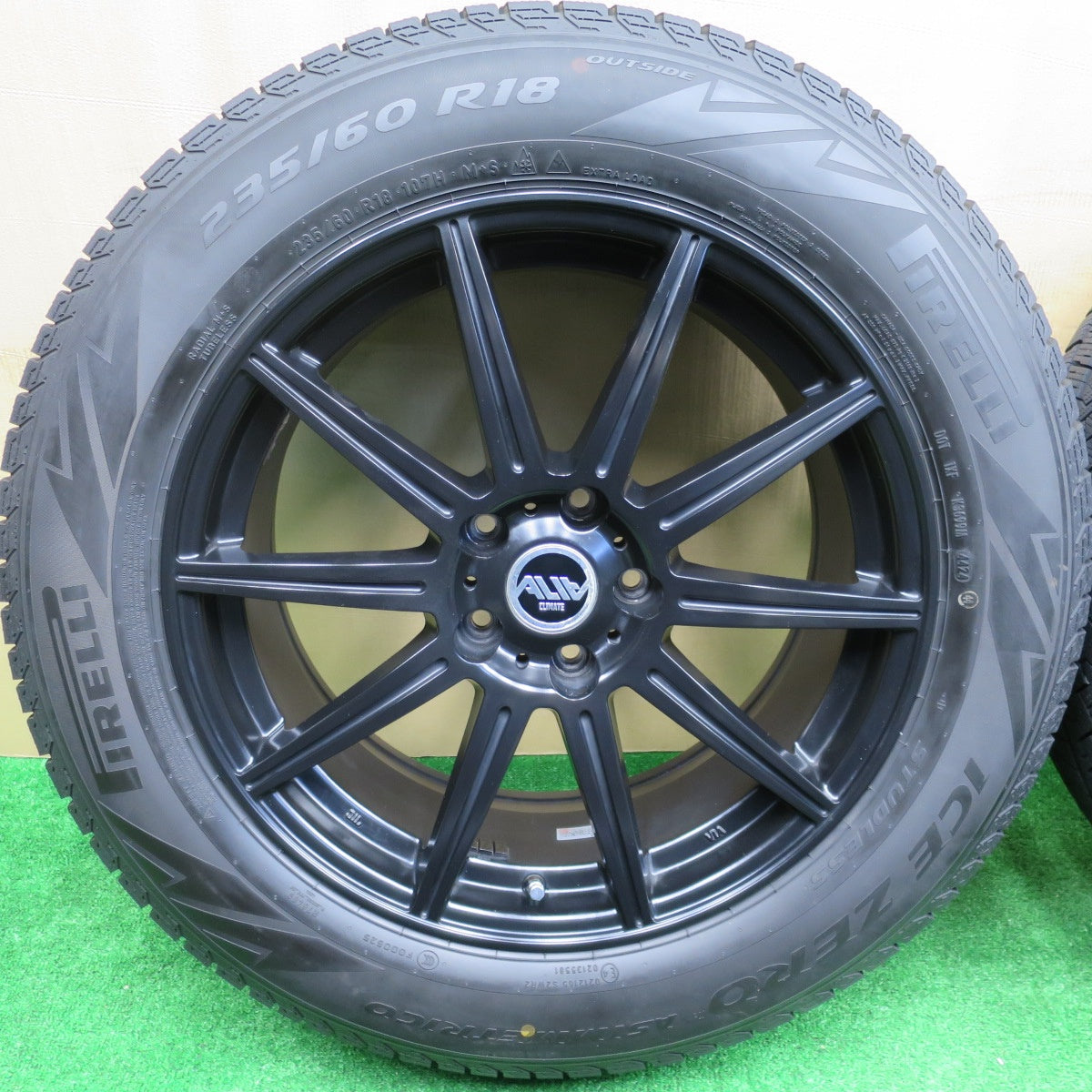 バリ溝！24年！キレイ！9.5分★スタッドレス 235/60R18 ピレリ アイスゼロ アシンメトリコ ALIA CLIMATE アリア クライメイト 18インチ PCD114.3/5H★5112903NKス