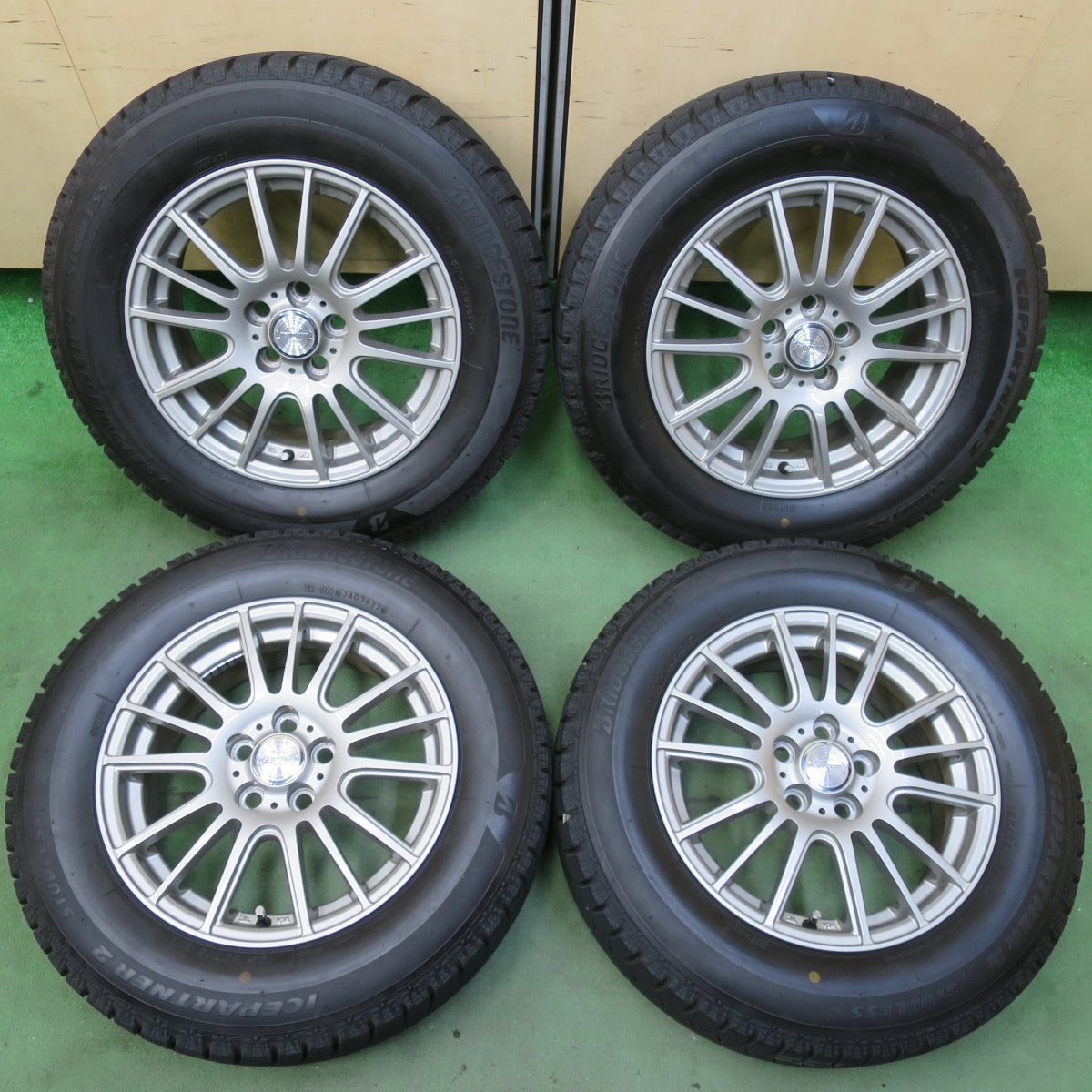ほぼ未使用！22年！キレイ★プリウス 等 195/65R15 スタッドレス ブリヂストン アイスパートナー2 ravrion selzer ラブリオン 15インチ PCD100/5H★5111101イス