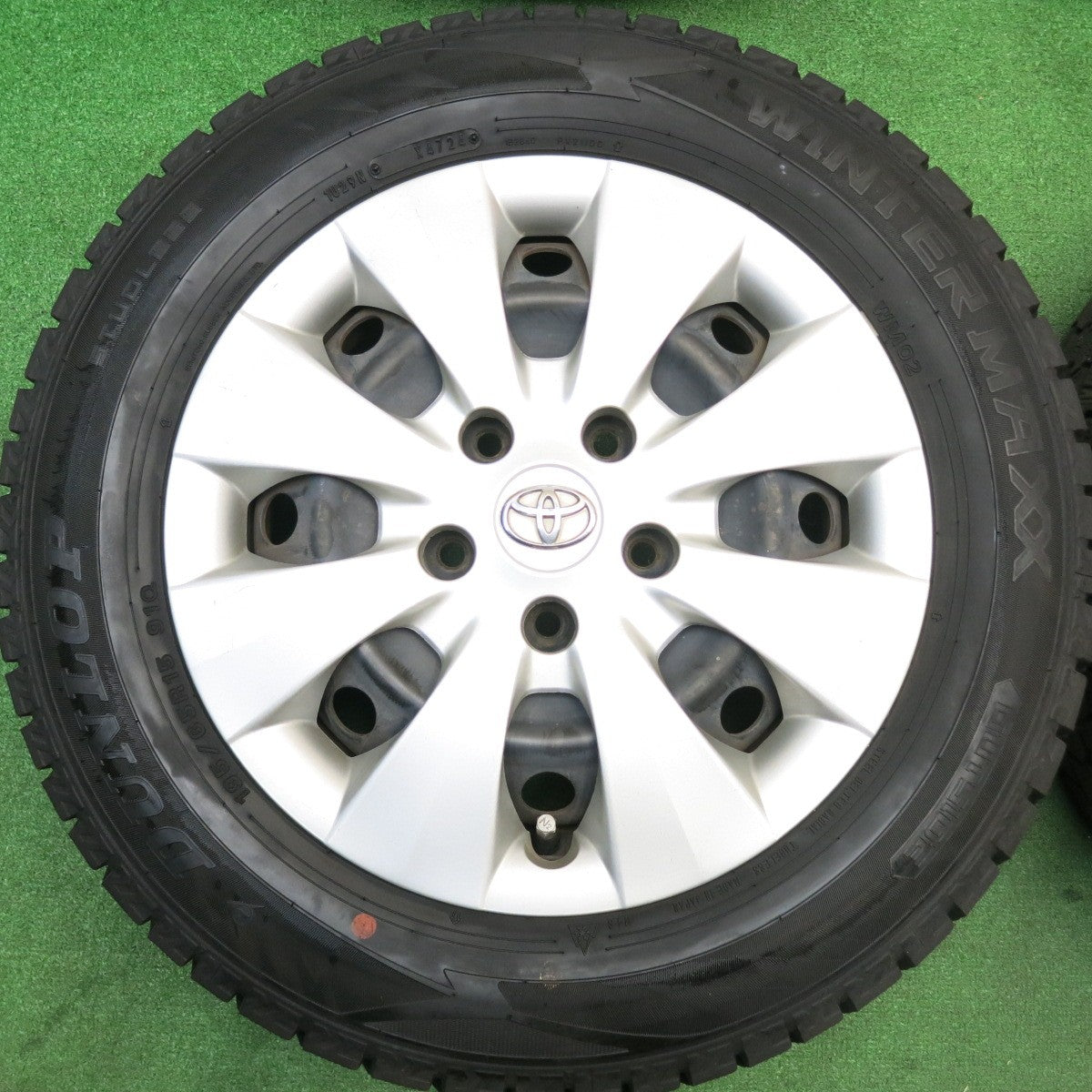 バリ溝！24年！9.5分以上★トヨタ 70系 ノア ヴォクシー 純正 195/65R15 スタッドレス ダンロップ ウインターマックス WM02 15インチ PCD114.3/5H★5113011HAス