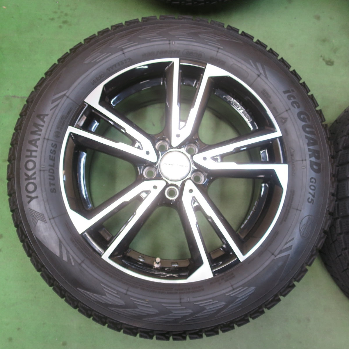 バリ溝！22年！キレイ！9.5分★ボルボ V40 V60 EUROTECH GAYA SOLI 235/60R17 スタッドレス ヨコハマ アイスガード G075 17インチ ユーロテック ガヤ ソリ PCD108/5H★6030506イス
