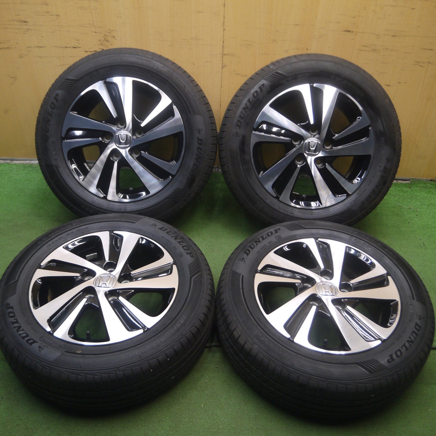 *送料無料* 超バリ溝！23年！キレイ！ほぼ10分★ホンダ フリード GB7 ハイブリッド 純正 185/65R15 ダンロップ LE MANS V+ ルマン5+ PCD114.3/5H★4052710Hノ