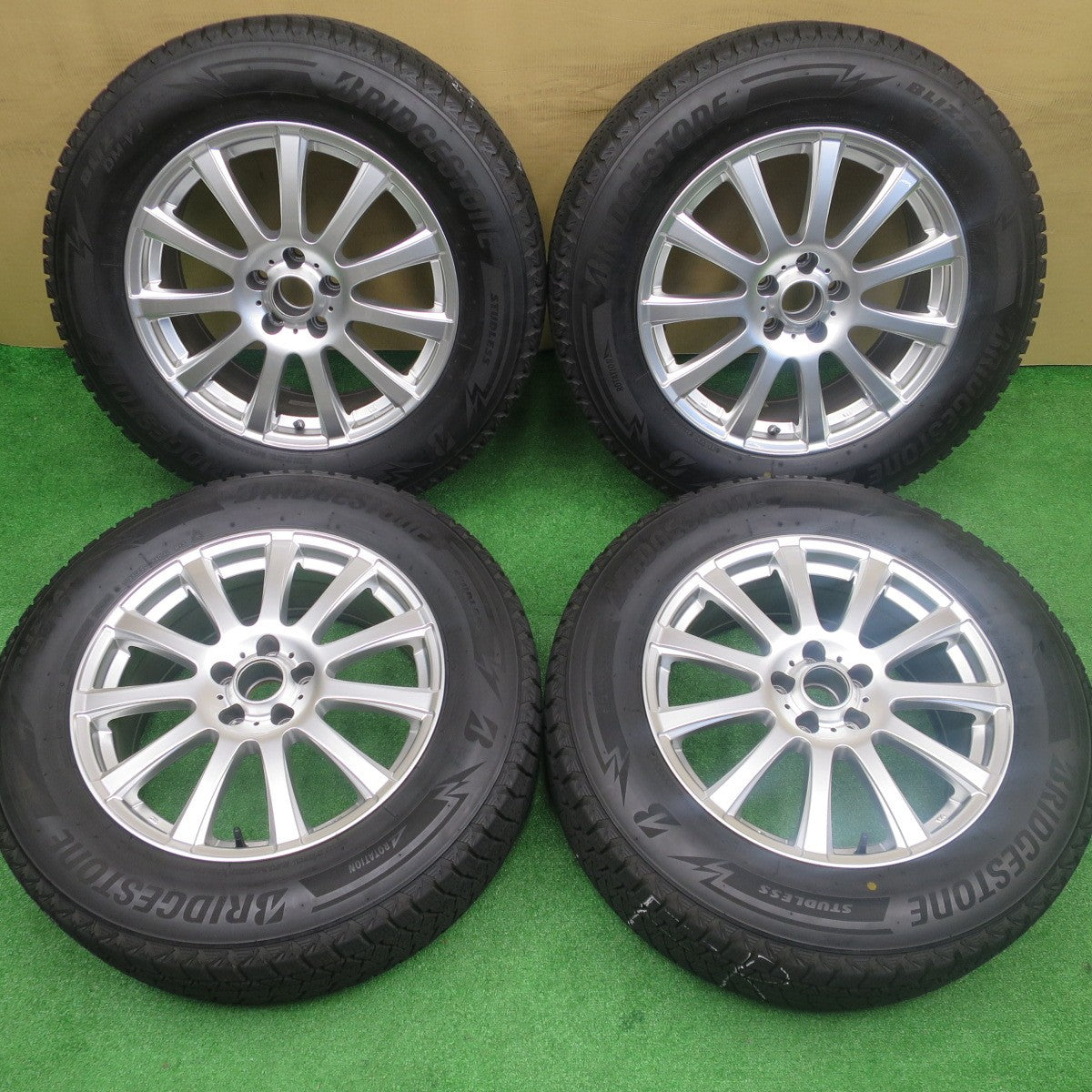 バリ溝！22年！キレイ！9分★スタッドレス 235/65R18 ブリヂストン ブリザック DM-V3 LF SPORT LFスポーツ 18インチ PCD114.3/5H★5121902NKス