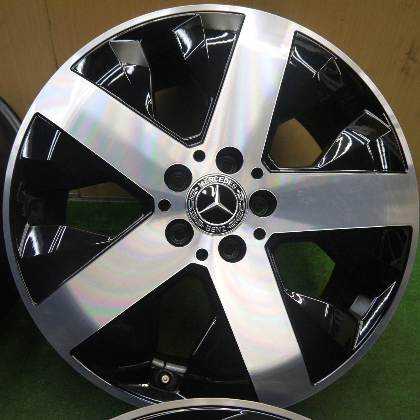 新車外し★ベンツ GLB クラス X247 純正 ホイール 18インチ 18×7.5J PCD112/5H★5061403KKホ
