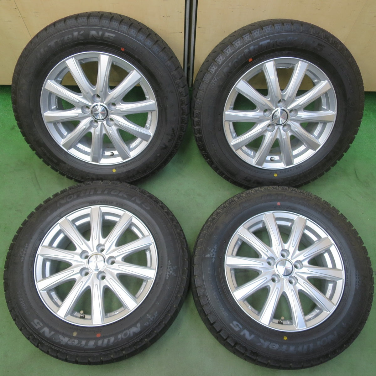 超バリ溝！23年！キレイ！ほぼ10分★プリウス 等 195/65R15 スタッドレス オートバックス ノーストレック N5 JOKER ジョーカー 15インチ PCD100/5H★6060410イス